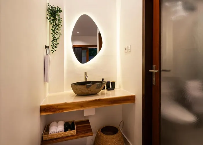 Villa Melita - *